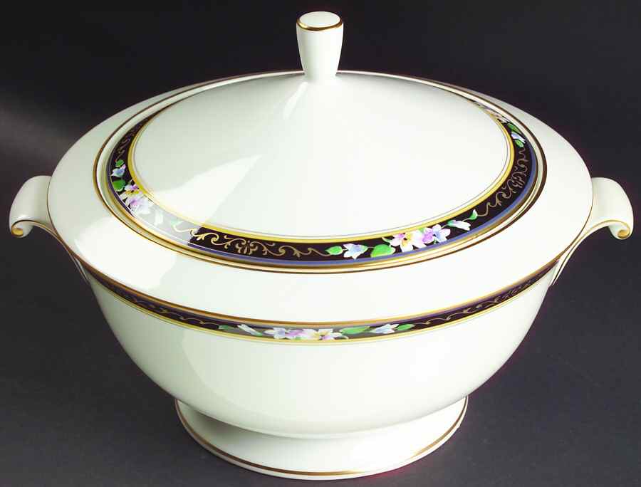 Bentley 2 Qt Round Covered Casserole by Mikasa-1