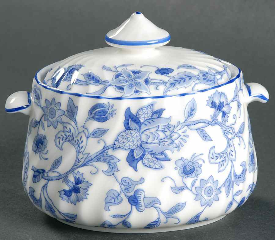 Hardwick Mini Sugar Bowl & Lid by Minton-1