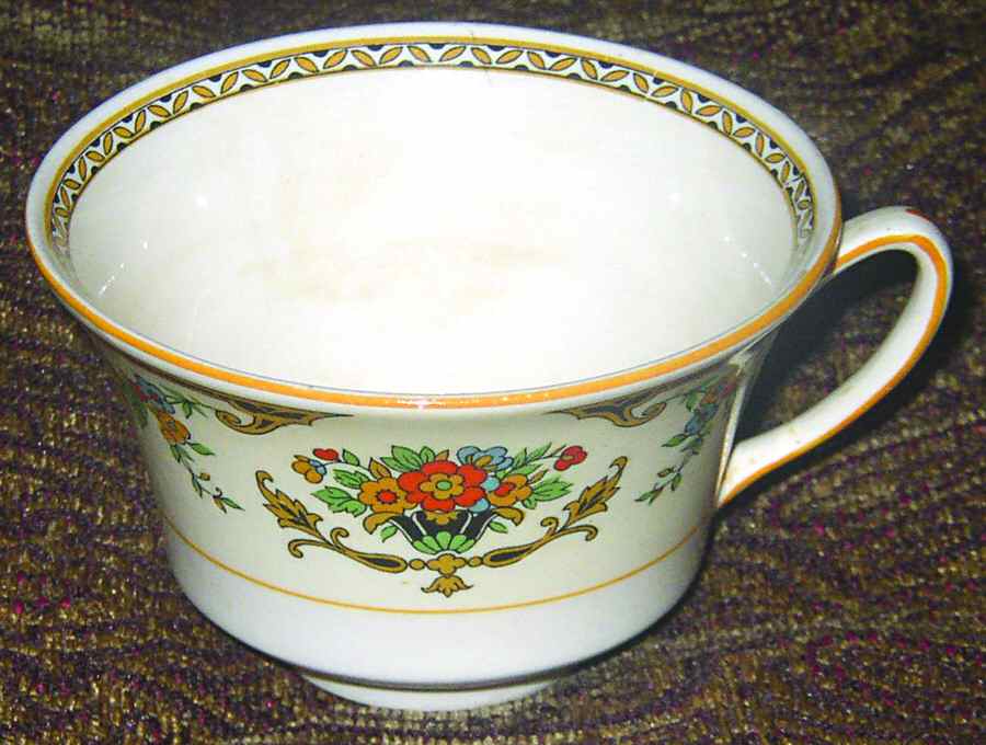 MAD87 Footed Cup by John Maddock & Sons-1