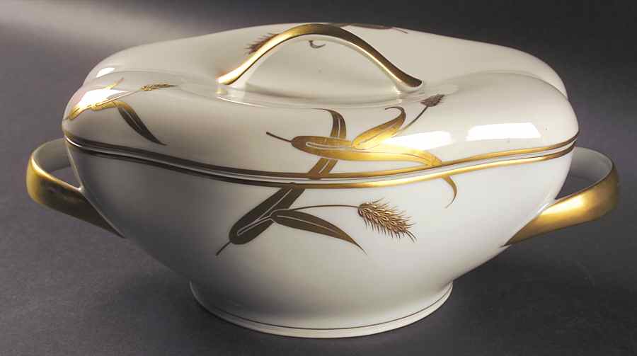 Midas (Cream Background, Japan) Oval Covered Vegetable by Meito-1
