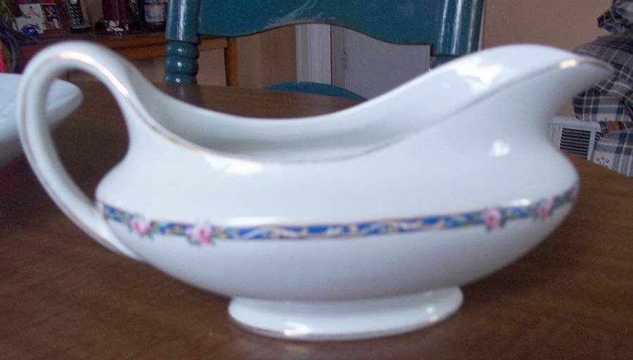 MAD92 Gravy Boat by John Maddock & Sons-1