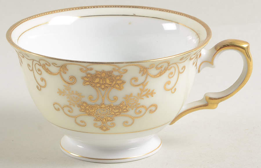 V1251 Footed Cup by Meito-1