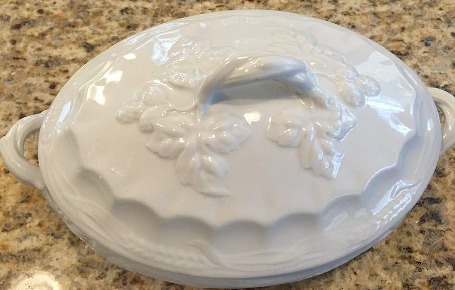 MEK89 Oval Covered Vegetable by J & G Meakin-1