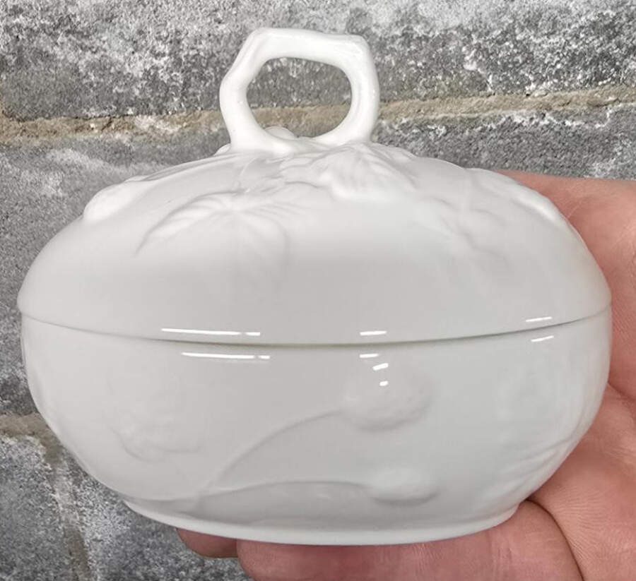 Victoria Strawberry White Oval Box & Lid 4" by Minton-1