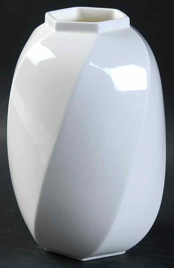 Classique 5" Vase by Mikasa-1