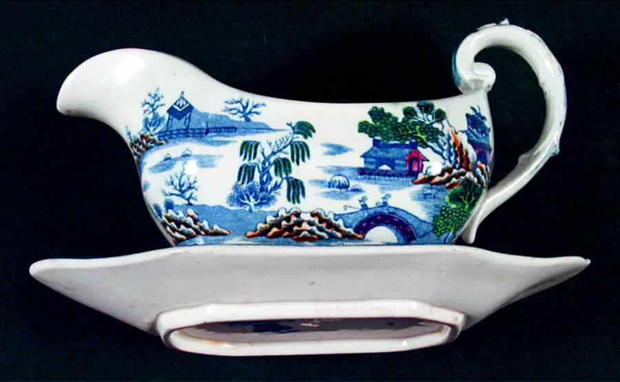 H0407 Gravy Boat with Attached Underplate by Mason's-1