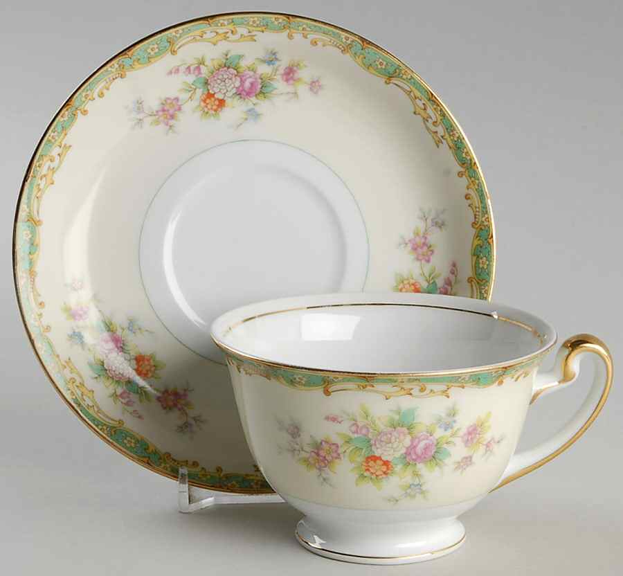 MEI673 Footed Cup & Saucer Set by Meito-1
