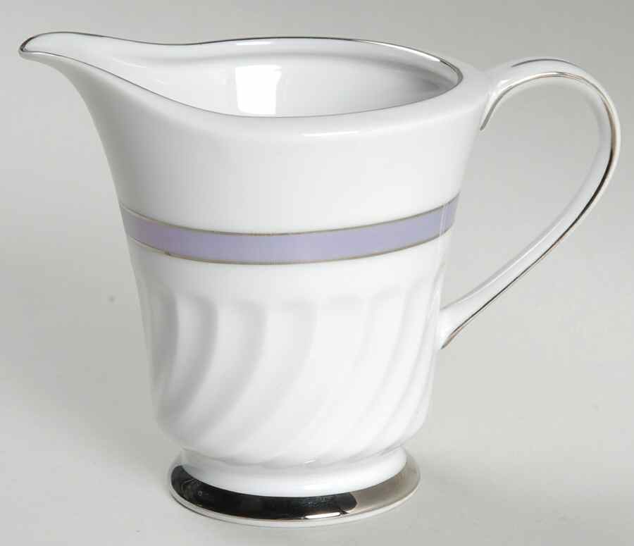 Delmonico Creamer by Meito-1