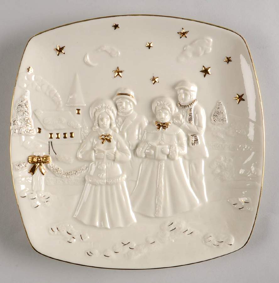 Holiday Elegance Caroler Plate by Mikasa-1