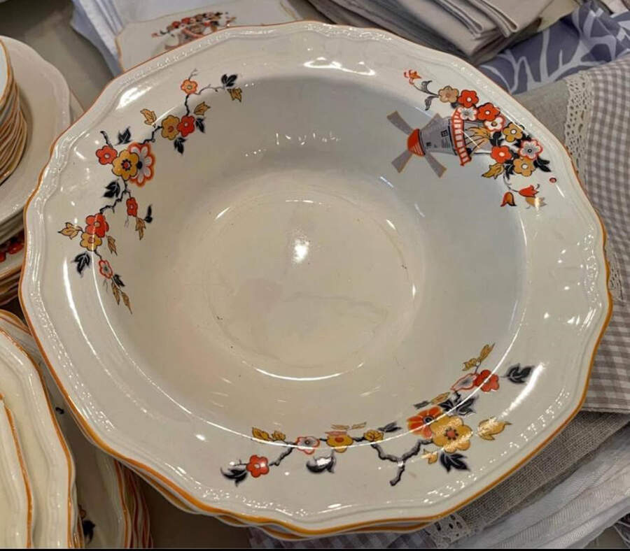 Delicia Rim Soup Bowl by Alfred Meakin-1