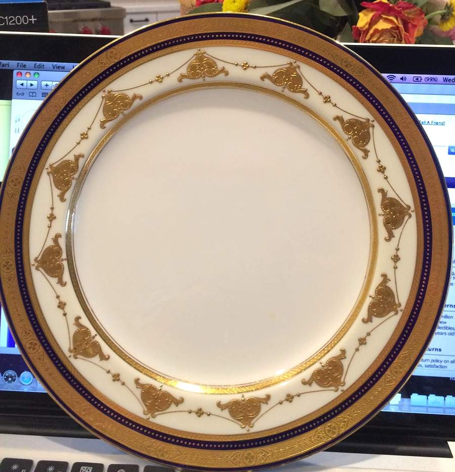 H2902 Dinner Plate by Minton-1