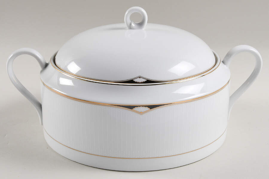 Aegean 2 Qt Round Covered Casserole by Mikasa-1