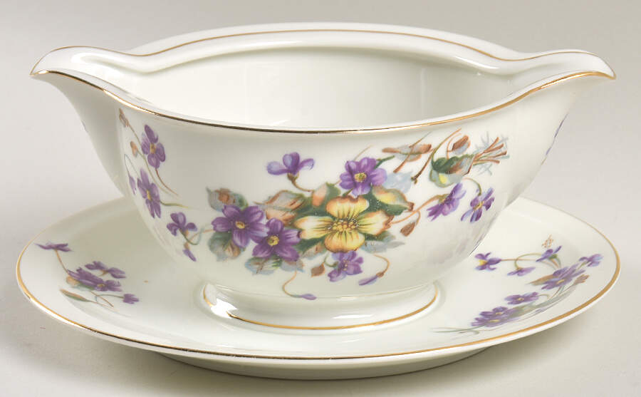 Adele (Orleans Shape, Narrow Rim) Gravy Boat with Attached Underplate by Meito-1