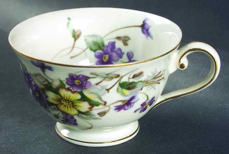 Adele (Orleans Shape, Narrow Rim) Footed Cup by Meito-1