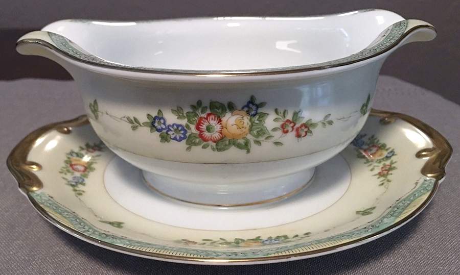 MEI711 Gravy Boat with Attached Underplate by Meito-1