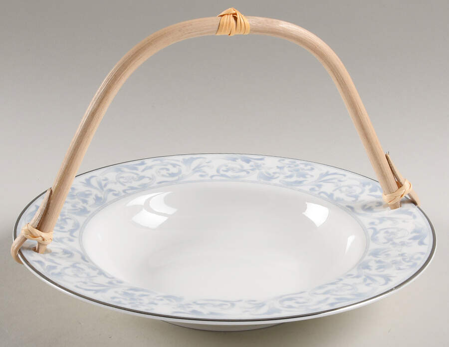 Sienna 7''-7 1/4'' Basket W/Bamboo Handle HC by Mikasa-1