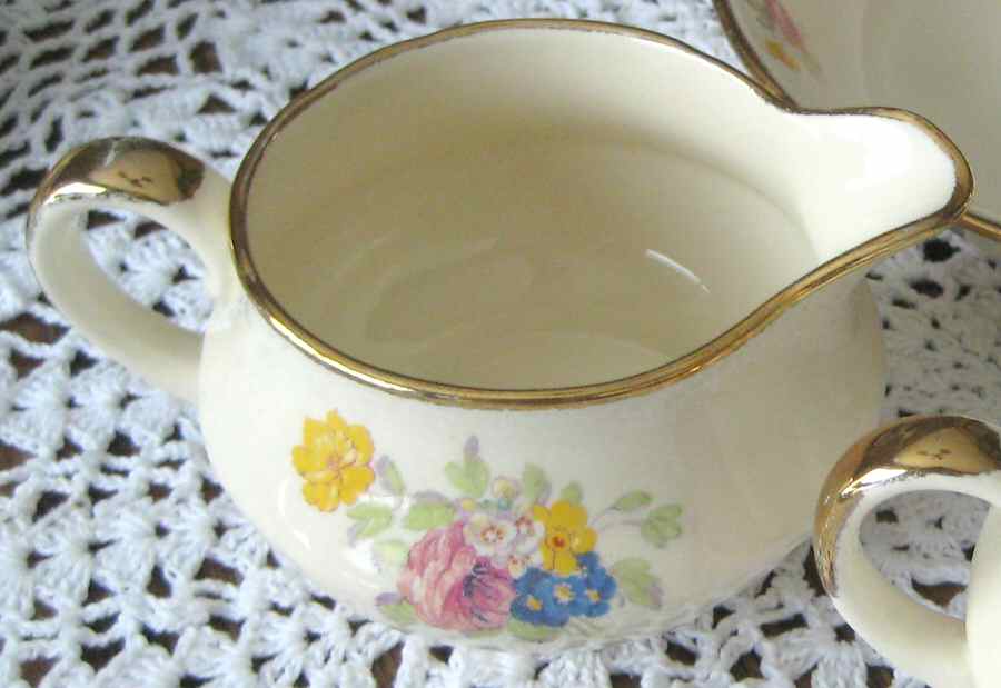 Dronfield Creamer by Alfred Meakin-1
