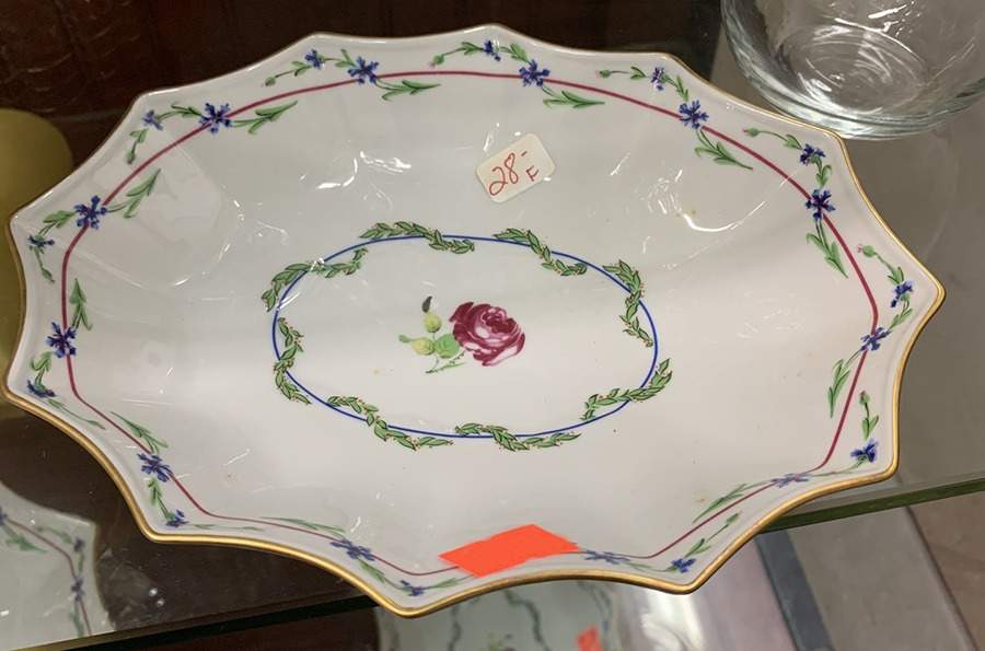 Cornflower Garland Small Oval Fluted Dish by Mottahedeh-1