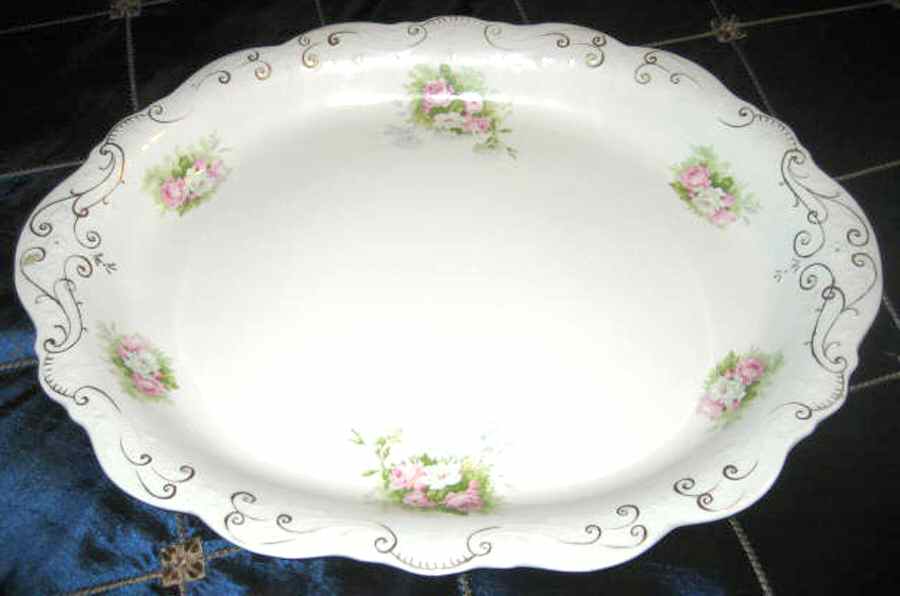 The James 12" Oval Serving Platter by J & G Meakin-1