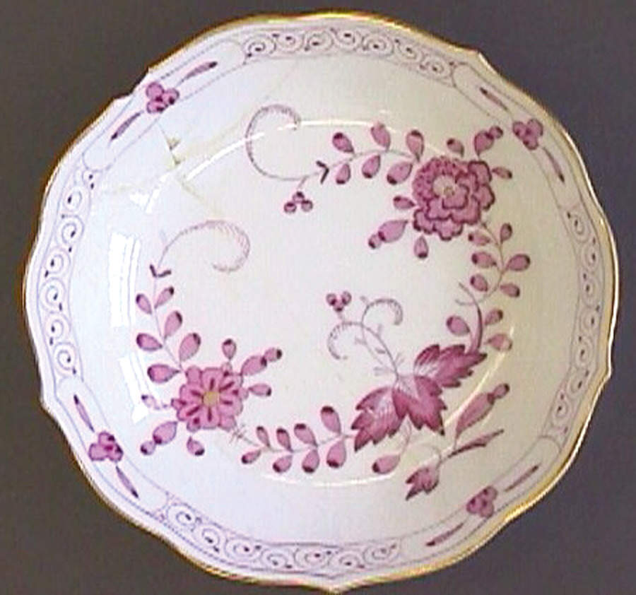Indian Painting Amethyst Saucer for Mocha Cup by Meissen (Germany)-1