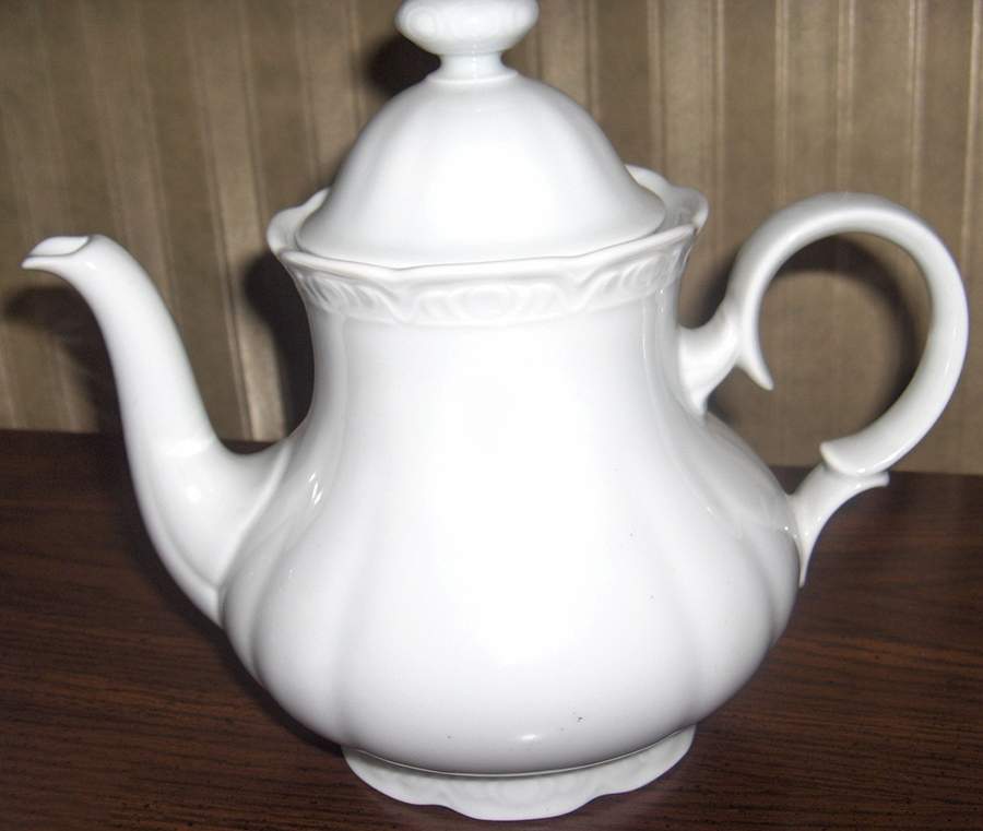 MIT109 Teapot & Lid by Mitterteich-1