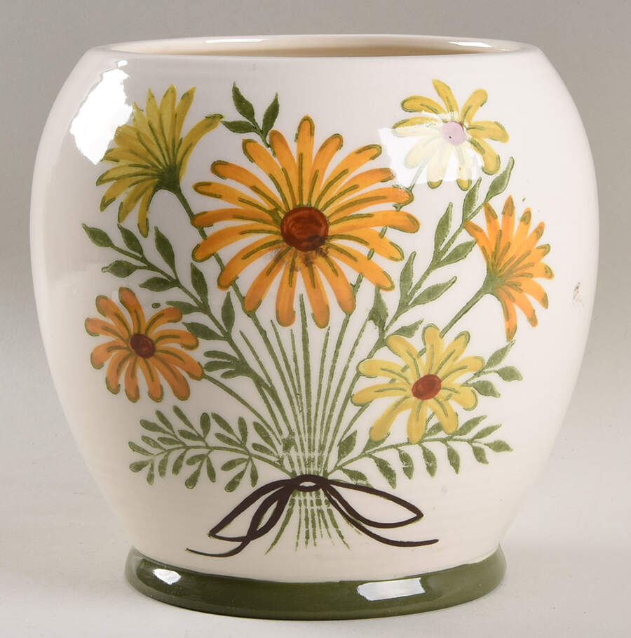 Daisy Bouquet Extra Large Canister No Lid by Metlox - Poppytrail - Vernon-1