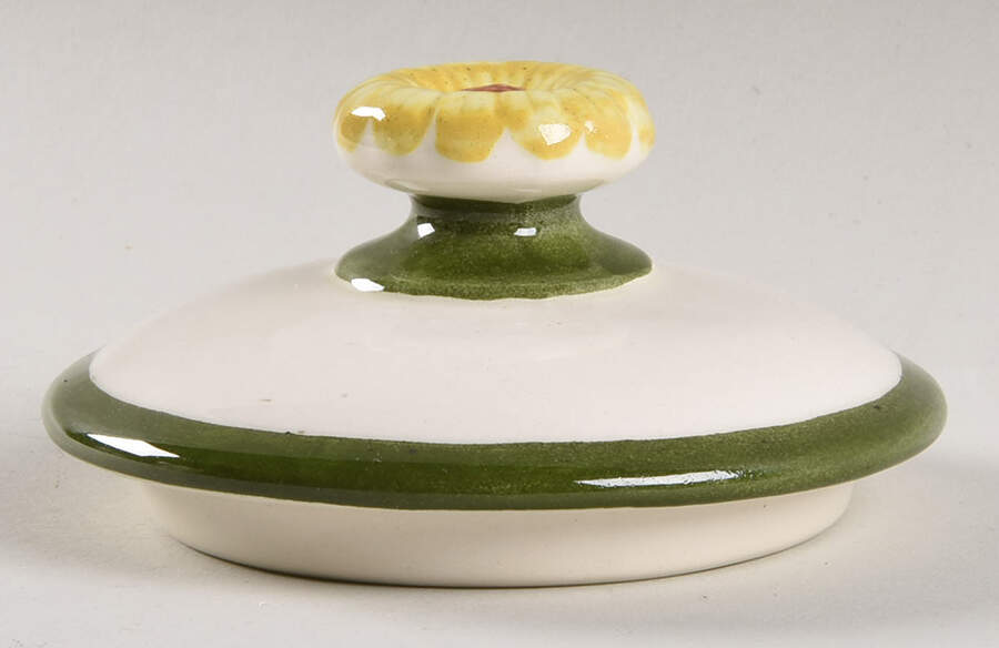 Daisy Bouquet Lid for Medium Canister by Metlox - Poppytrail - Vernon-1