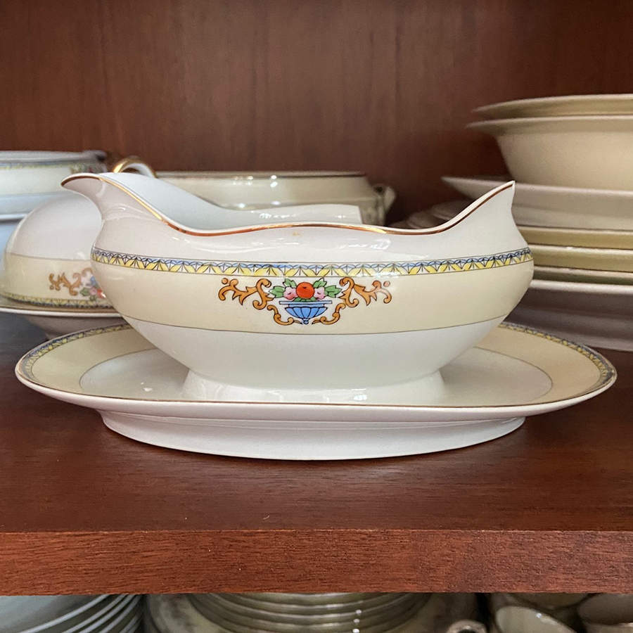 MEI732 Gravy Boat with Attached Underplate by Meito-1