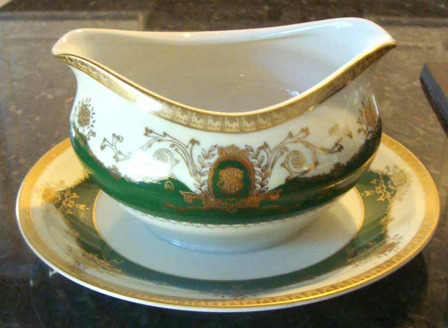 MEI733 Gravy Boat with Attached Underplate by Meito-1