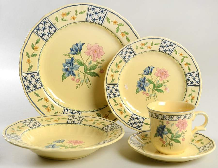 Le Jardin 5 Piece Place Setting by Mikasa-1