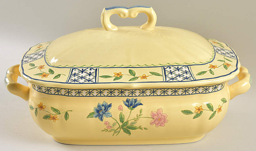 Le Jardin 2.5 Quart Oval Covered Casserole by Mikasa-1