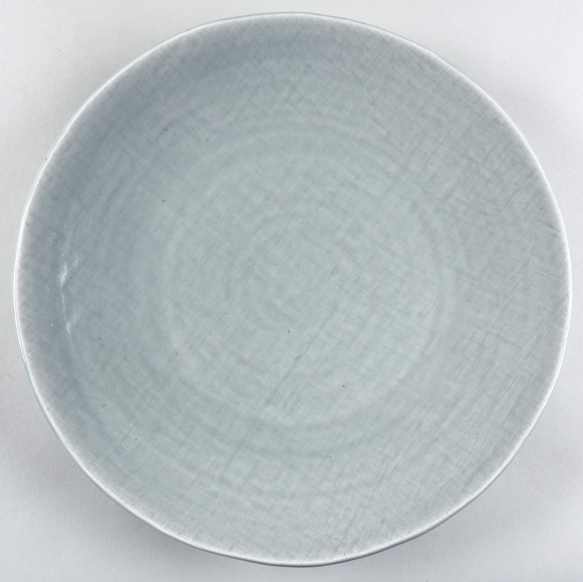 Stone Mountain Haze (Light Gray) 12" Chop Plate (Round Platter) by Mikasa-1