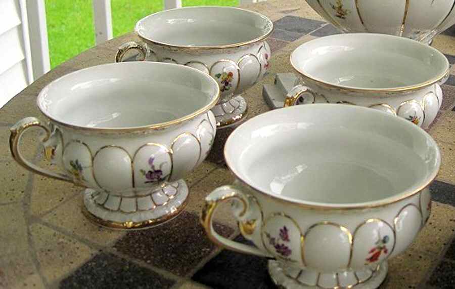 MSS73 Footed Cup by Meissen (Germany)-1