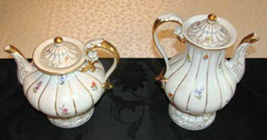 MSS73 Coffee Pot & Lid by Meissen (Germany)-1
