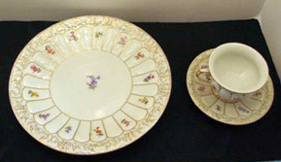 MSS73 Cake Plate by Meissen (Germany)-1