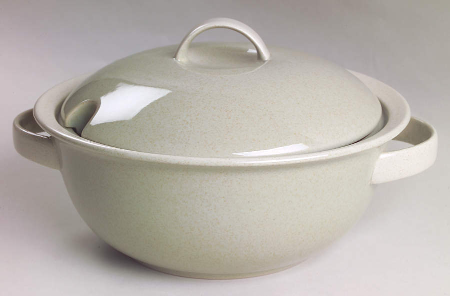 Mesa Verde 2 Qt Round Covered Casserole by Mikasa-1