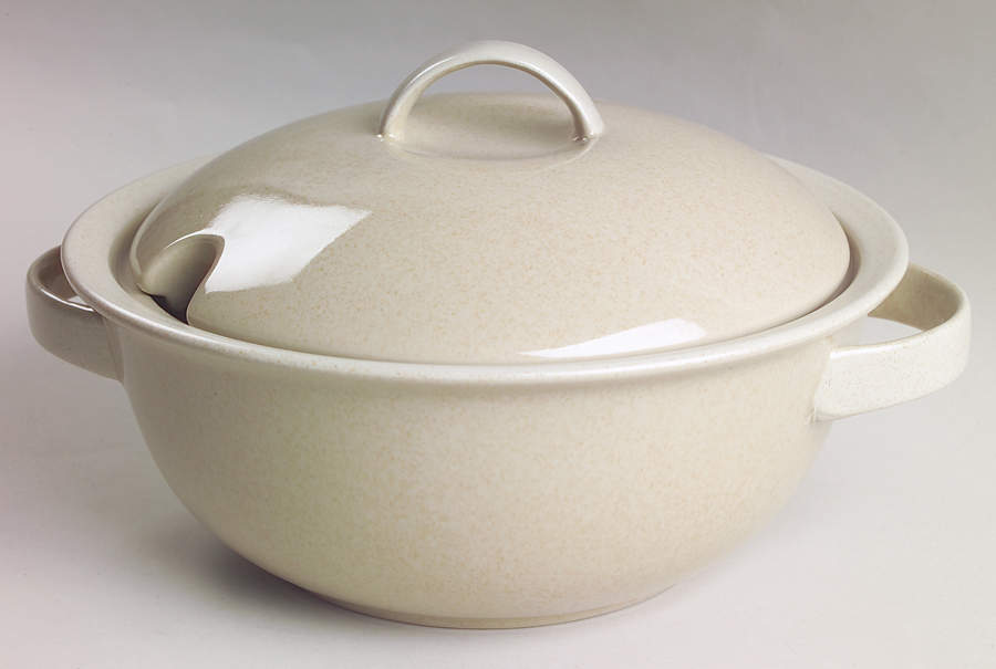 Sand Piper 2 Qt Round Covered Casserole by Mikasa-1