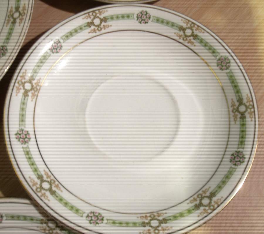 MEK127 Saucer by J & G Meakin-1