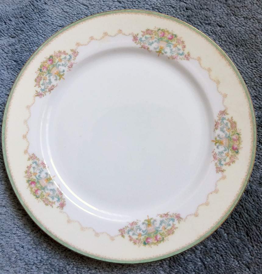 N2099 Dinner Plate by Meito-1