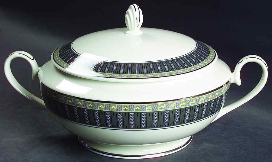 Tuxedo Park 2 Qt Round Covered Casserole by Mikasa-1