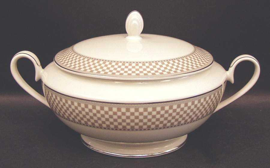 Roman Terrace 1.5 Qt Round Covered Casserole by Mikasa-1