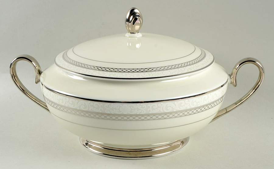 Heirloom Platinum 2 Qt Round Covered Casserole by Mikasa-1