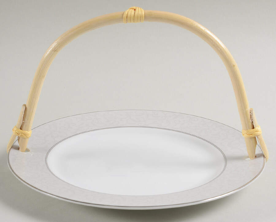 Parchment (Thailand) 5 3/8"-5 5/8" Bamboo Handled Serving Plate  HC by Mikasa-1