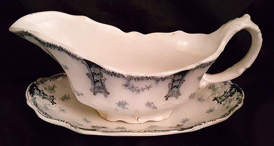 Diana Gold Gravy Boat & Underplate by J & G Meakin-1