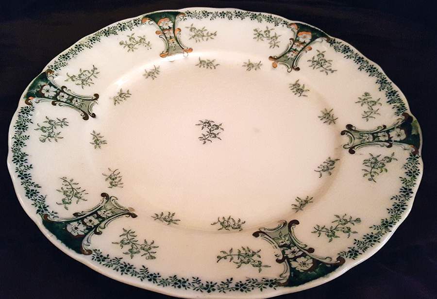 Diana Gold Dinner Plate by J & G Meakin-1