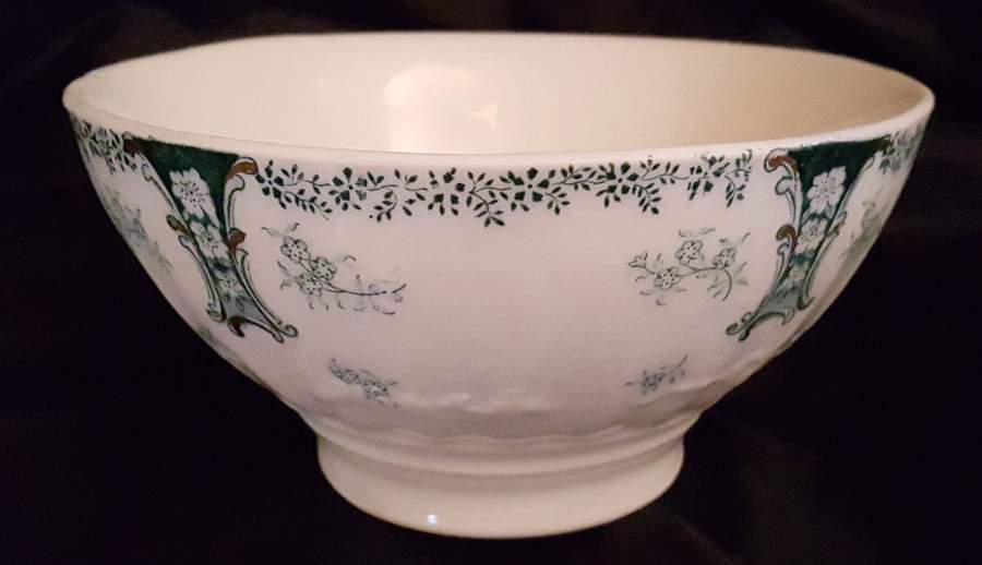 Diana Gold Cranberry Bowl by J & G Meakin-1