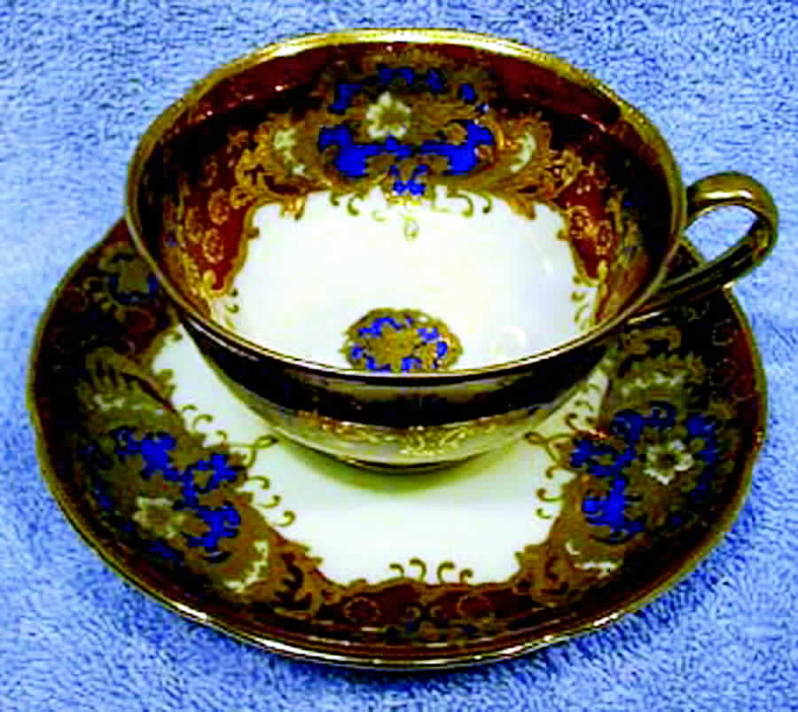 MEI745 Footed Cup & Saucer Set by Meito-1