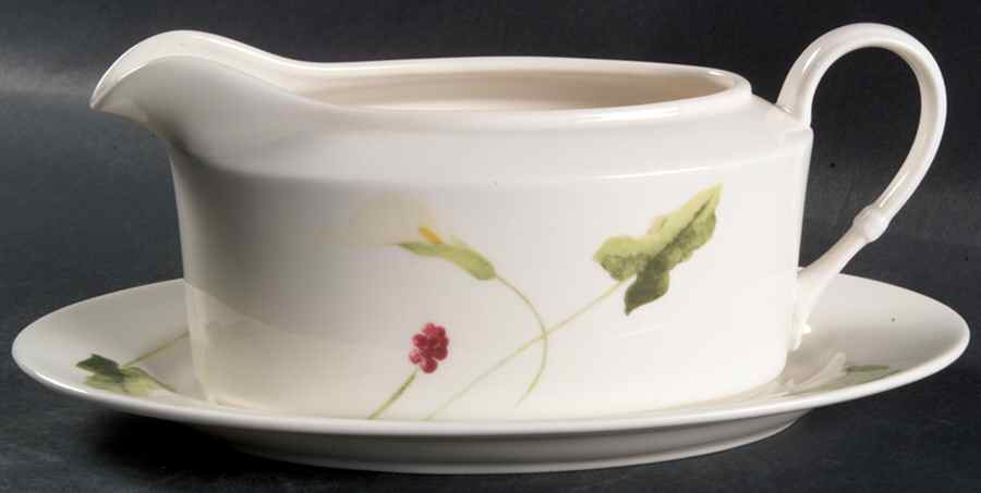 Classic Calla Gravy Boat & Underplate by Mikasa-1
