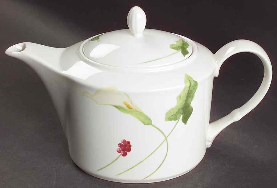 Classic Calla Teapot & Lid by Mikasa-1