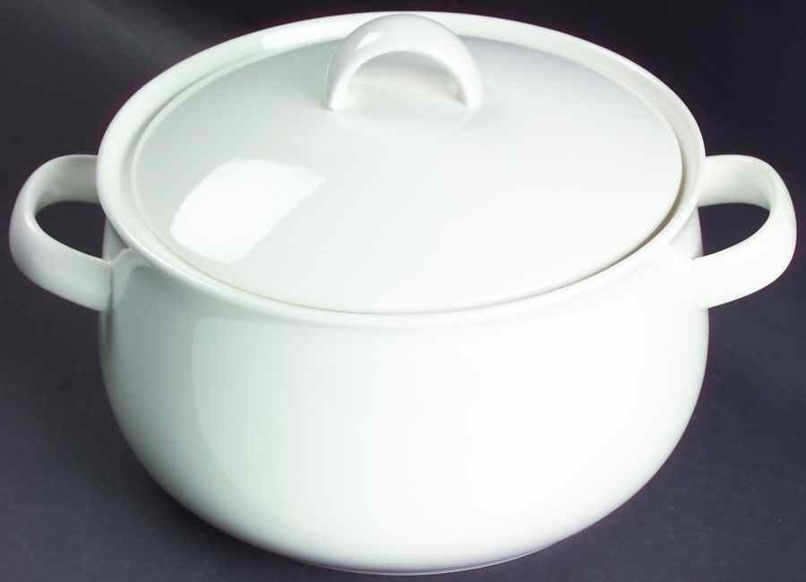 Arctic White 2 Qt Round Covered Casserole by Mikasa-1